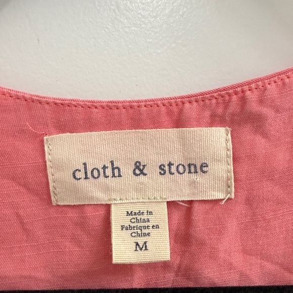3/$30 Cloth & Stone Size Medium Pink Sleeveless V Neck - Picture 2 of 3